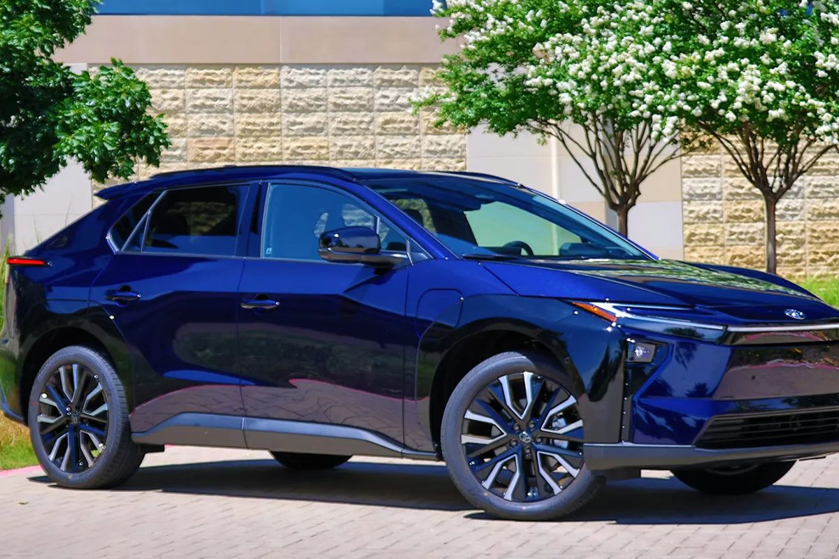 A contraofensiva da Toyota: o novo SUV 100% elétrico chega em 2026 com 800 km de autonomia