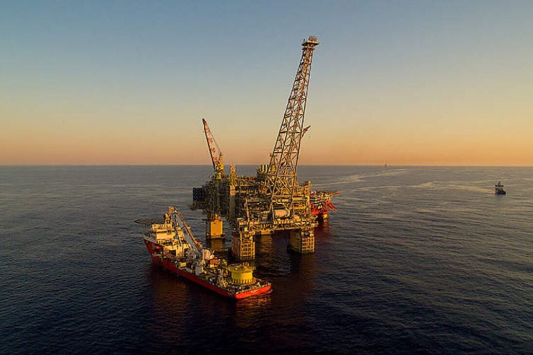 La apuesta multimillonaria de la Shell que rediseñó un proyecto de petróleo y gas y garantizó la producción de 120 mil barriles/día en Brasil