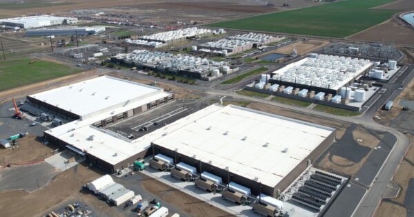 A "Fábrica" que não Produz Nada Físico, mas que em 2025 Vai Consumir Mais Energia que 380 Cidades do Tamanho de Campinas para Manter a Inteligência Artificial Funcionando