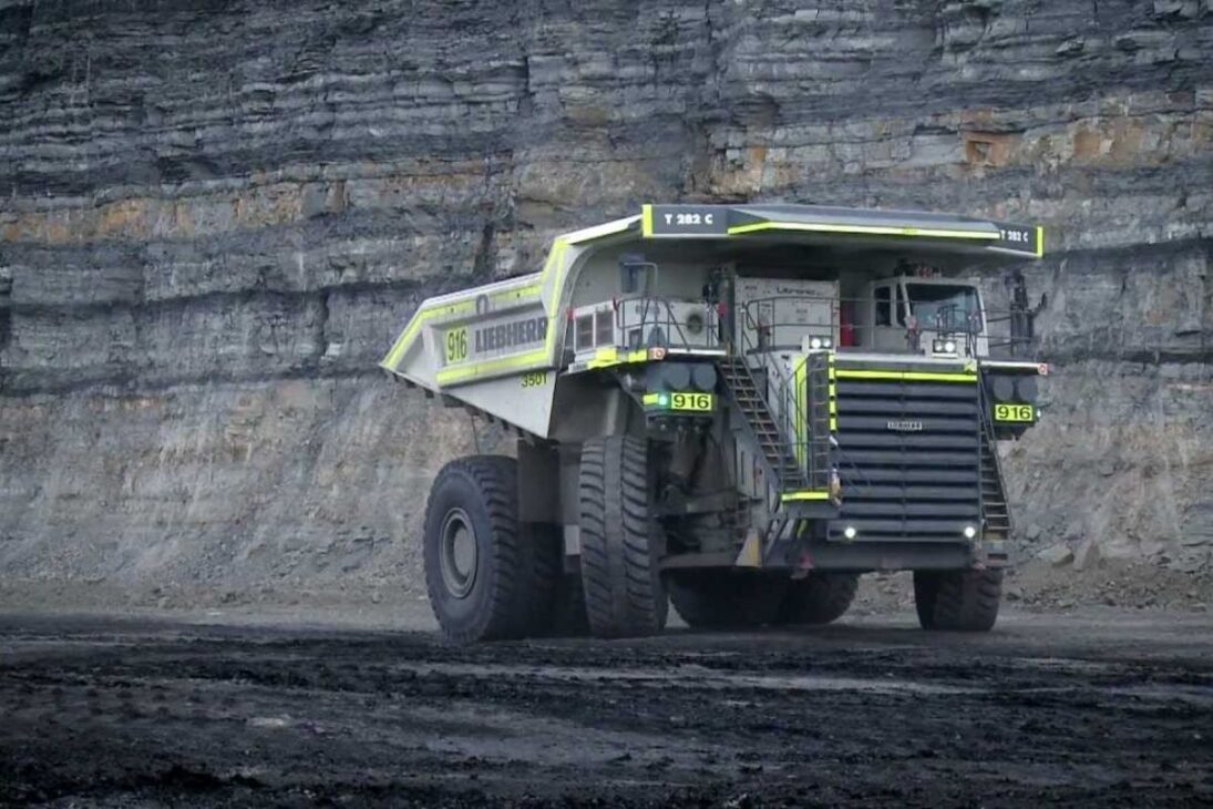 La mayor mina a cielo abierto en Brasil: la gigante que opera con camiones de R$ 25 millones cada