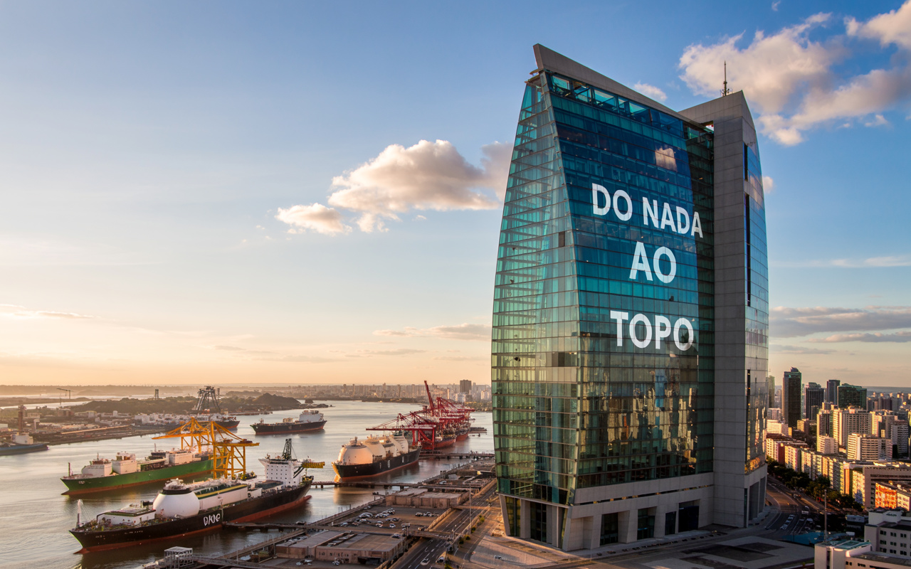 A nação que saiu da pobreza extrema para virar uma potência bilionária graças ao petróleo e ao gás natural liquefeito