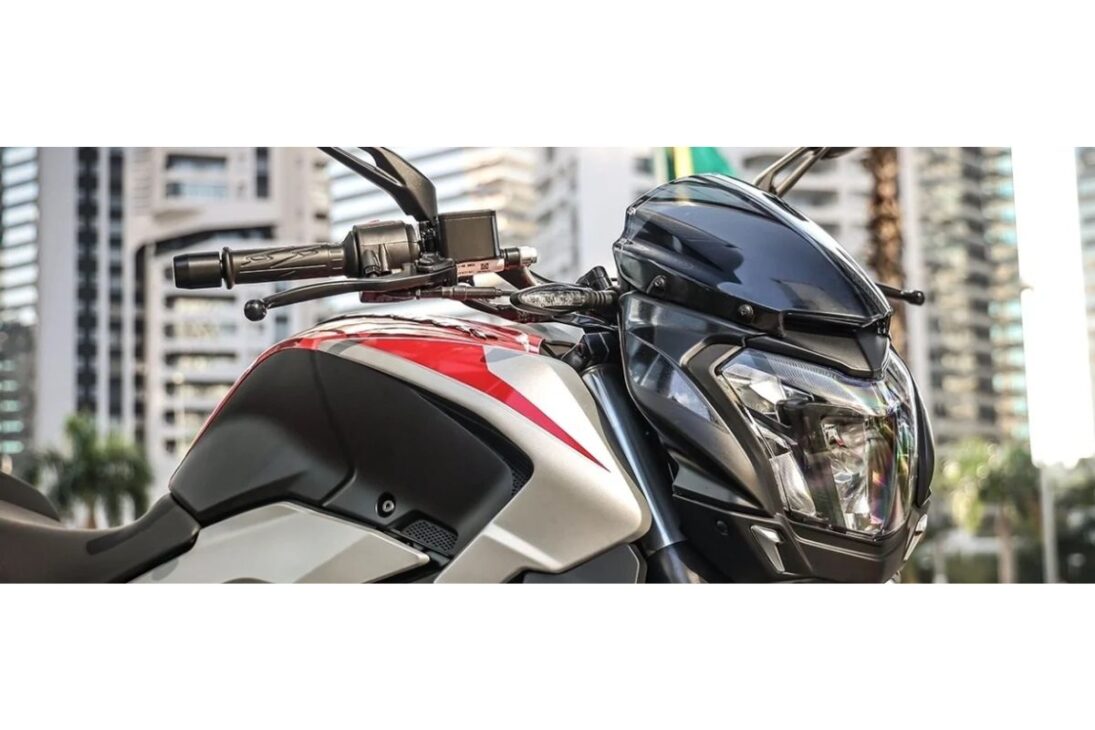 La nueva Bajaj Dominar 250 con motor de 250cc, alcanza la marca de 154 km/h en Brasil