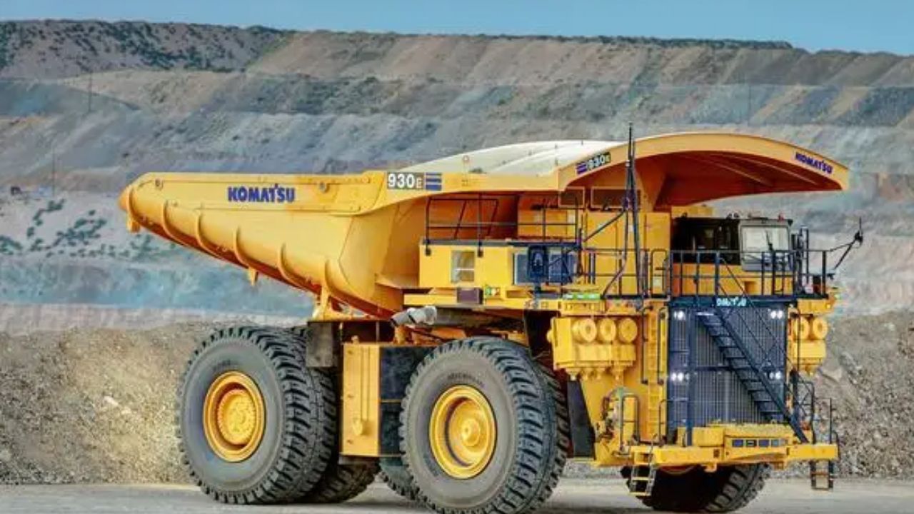 El camión de minería a hidrógeno de GM es un prototipo innovador que funciona como una planta de energía móvil, capaz de abastecer hasta 3.000 casas mientras opera de forma limpia. Imagen: Komatsu/Divulgación
