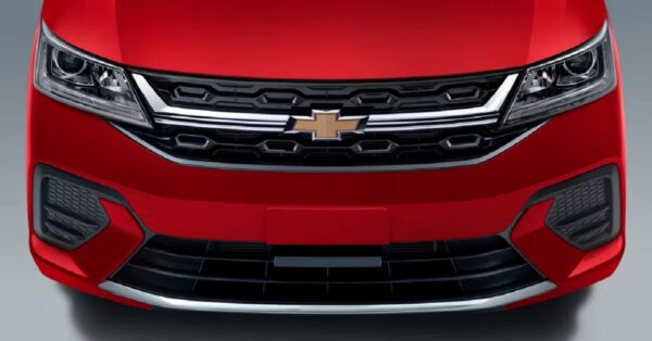 Novo sedã da Chevrolet chega ao mercado automotivo com consumo de quase 17 km/L e quer repetir o sucesso estrondoso do Celta