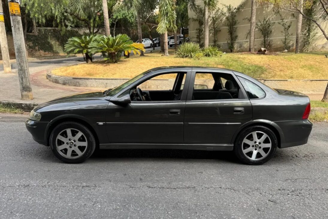 Cómo la Chevrolet destruyó la reputación del Vectra al vender un Astra sedán como un nuevo coche de lujo