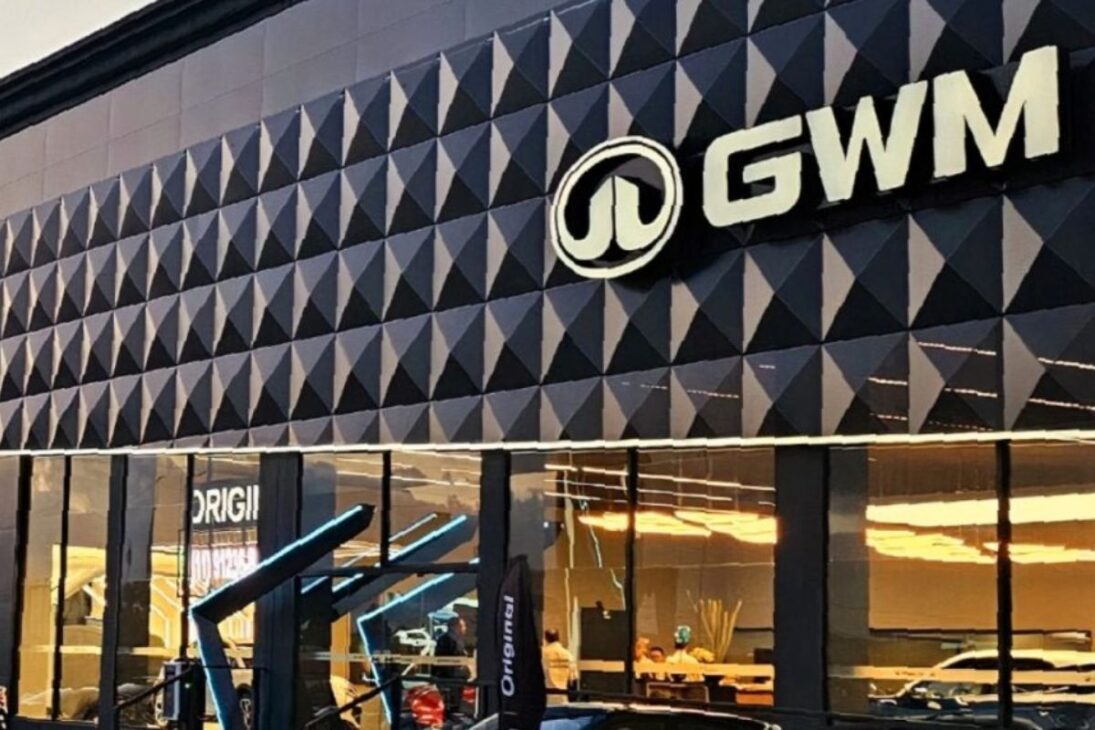 Cómo la disputa por fábricas de coches eléctricos y centros de datos se compara a la guerra de los puertos de los años 90