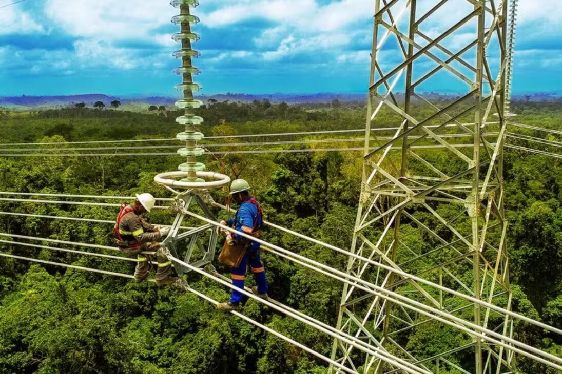 ¿Quién Controla Realmente La Luz Que Llega A Su Casa? Esta Pregunta Se Ha Convertido En Central En El Debate Sobre La Infraestructura Brasileña Con La Ascensión De La State Grid Corporation Of China (SGCC). En Un Poco Más De Una Década, Esta Gigante Estatal China Ejecutó Una Expansión Meticulosa Y Agresiva, Convirtiéndose En Una Fuerza Dominante En El Sector De Energía Eléctrica De Brasil, Un Movimiento Con Profundas Implicaciones Económicas Y Geopolíticas.