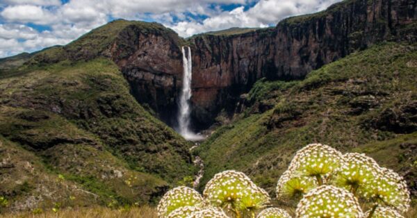 De carro pela Cordilheira do Espinhaço na Bahia, do litoral ao sertão na 'única cordilheira' do Brasil