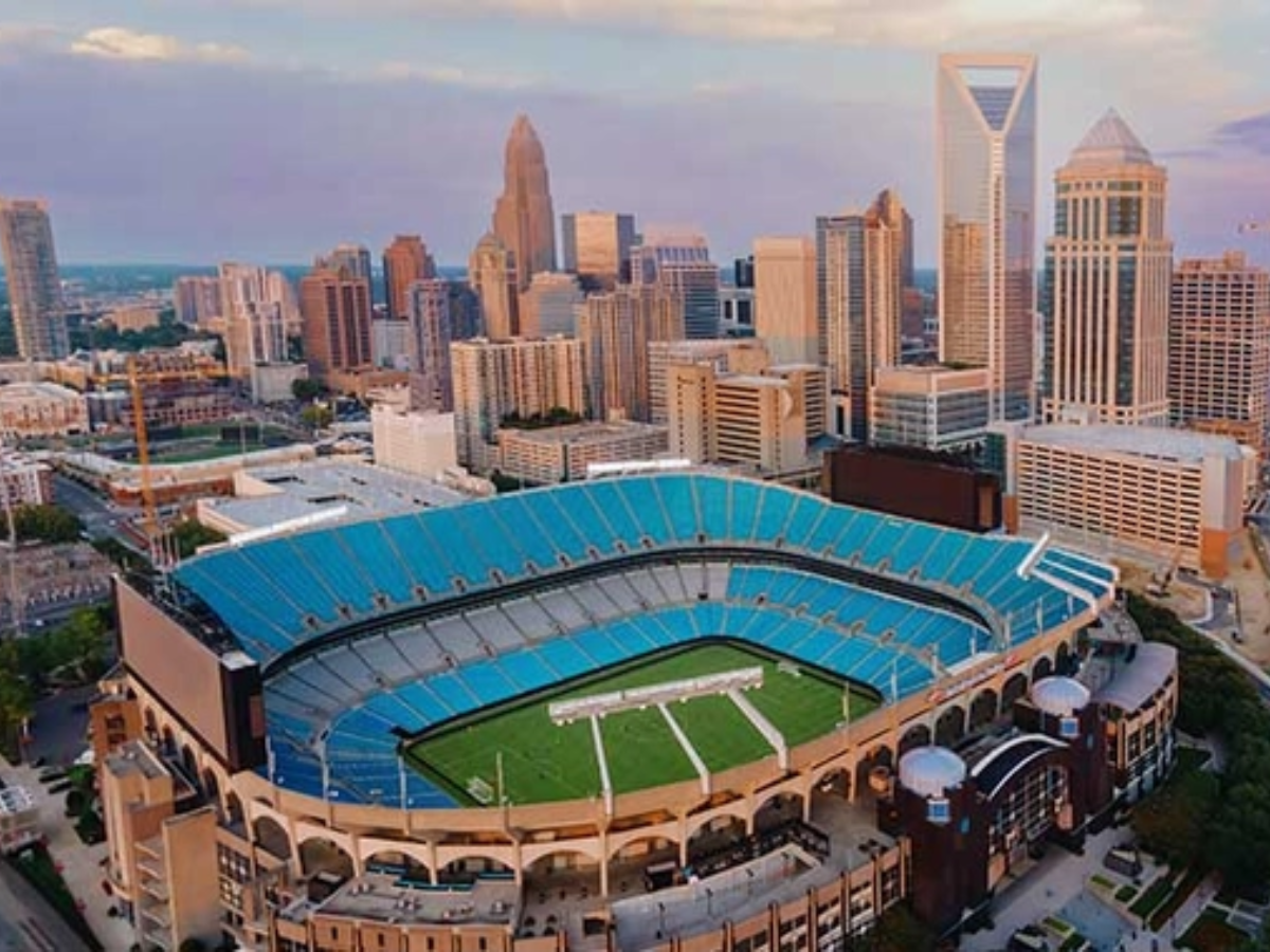 Seis estádios do Mundial de Clubes 2025 serão abastecidos com energia solar. Descubra quais arenas usarão fontes renováveis e como isso impacta o torneio.