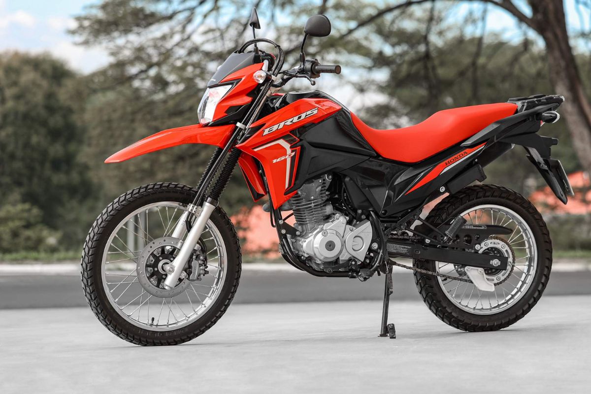 A Trail Urbana que Roda como 125: A Verdade Sobre a Honda NXR 160 Bros Usada