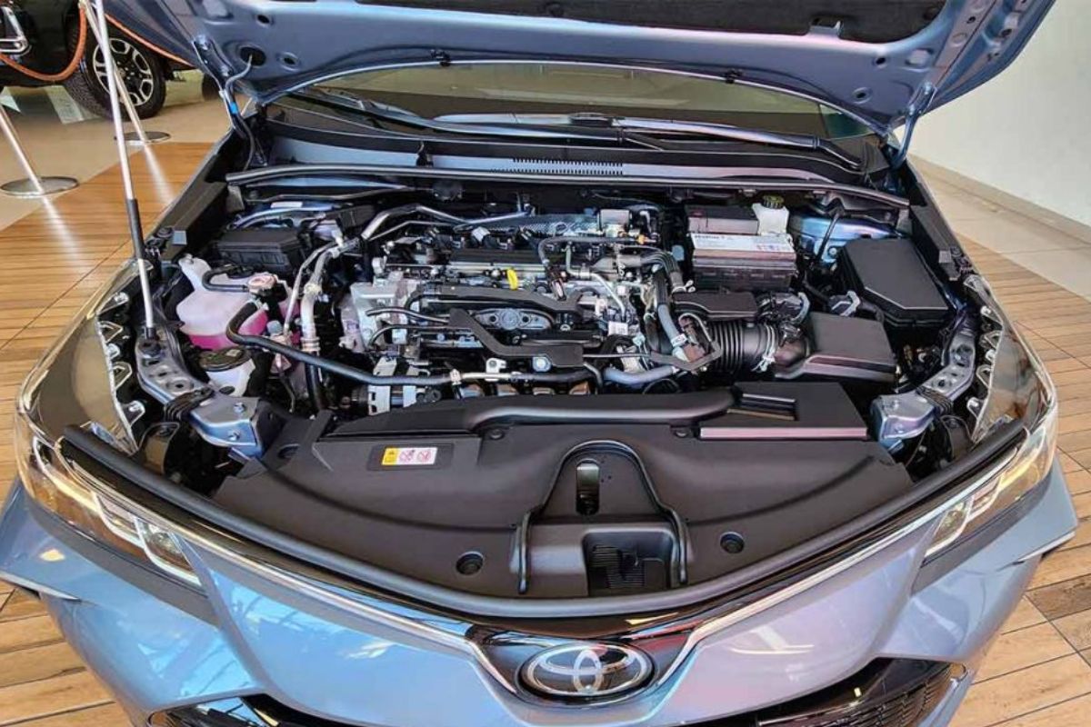 O "Órfão" de 2024: Por que o Motor 2.0 do Corolla Antigo, com 177cv, é Procurado por Quem não Gostou da Redução de Potência do Novo Modelo 2025?