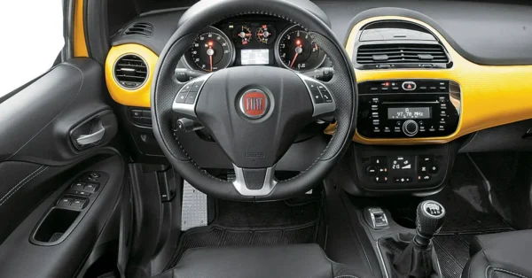 O hatch que nasceu como aposta premium da Fiat, desapareceu dos catálogos e agora é disputado como esportivo raiz