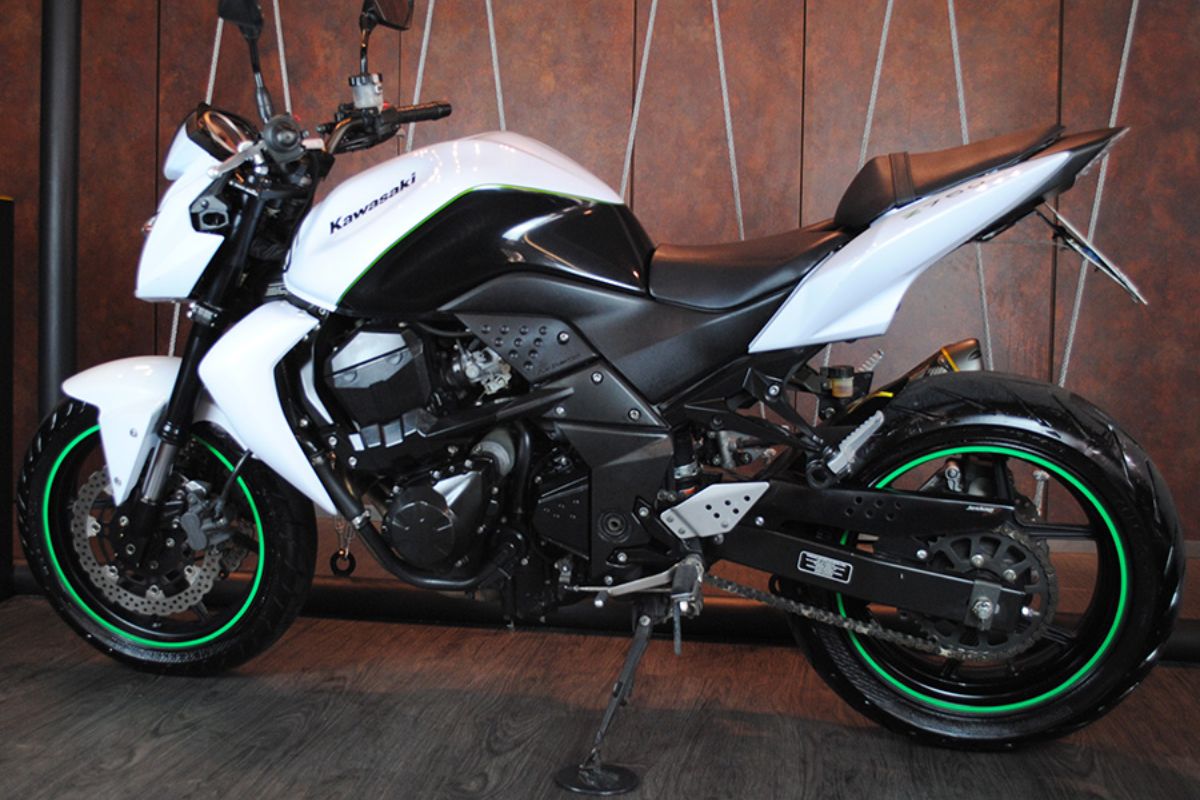 Foi um erro tirar esta moto de linha? A lenda da Kawasaki Z750, a "Sete Galo"