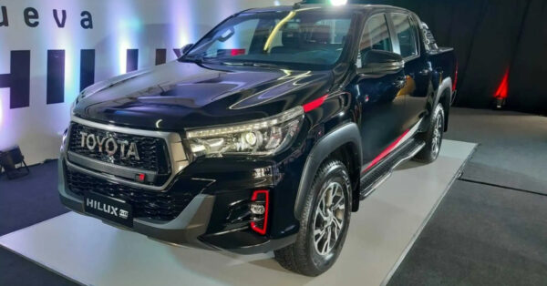 Fabricada na Argentina e sucesso no México, a Hilux GR-S V6 teve edição relâmpago no Brasil — e nunca mais voltou