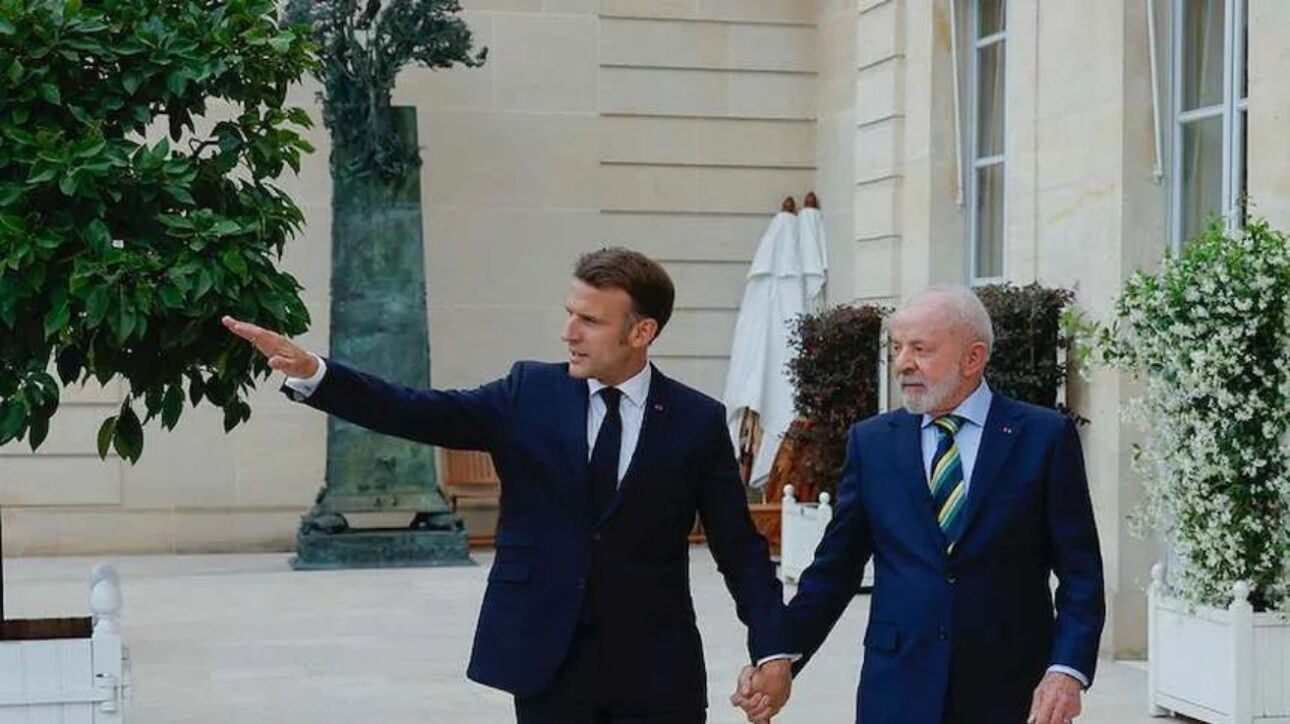 Lula de la mano con el presidente de Francia, Emmanuel Macron. (Imagen: reproducción: redes sociales) 