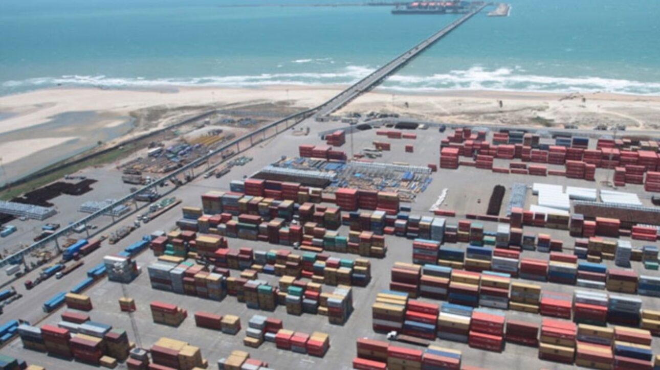 A pesar de grandes, puertos brasileños aún cuentan con estructura limitada para recibir mega barcos — país aún está fuera de la ruta de las mayores embarcaciones del mundo.