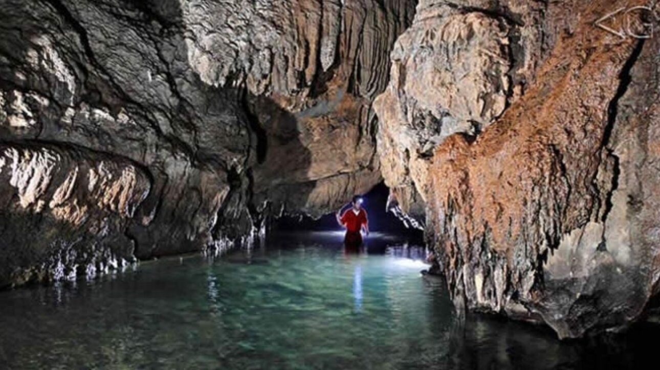 Cueva natural adaptada para turismo en Santa Catarina. (Imagen: divulgação)