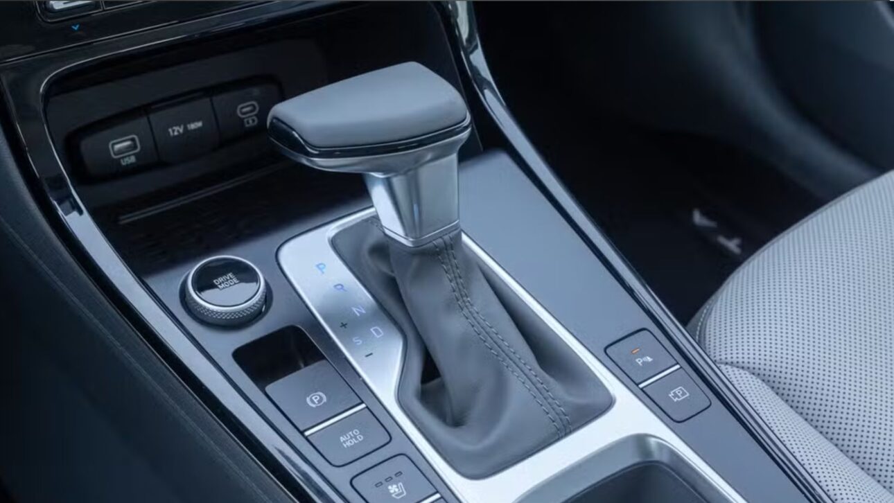 Descubre los pros y contras del Hyundai Creta Ultimate 2025, el SUV compacto turbo más potente de Brasil, equipado con tecnología y confort.