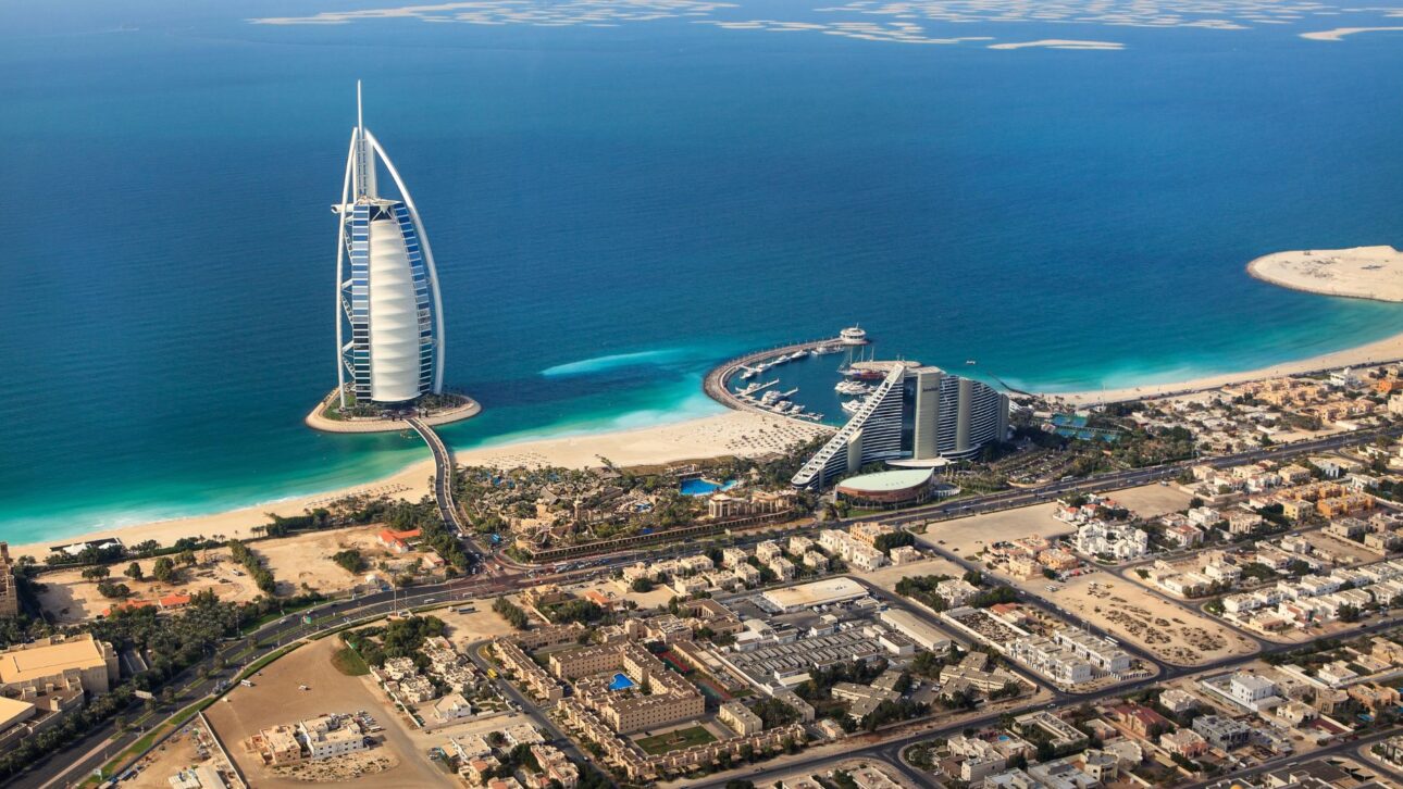 Dubai atrae número récord de millonarios en 2025 y hace que el valor del metro cuadrado alcance un nivel histórico en Palm Jumeirah. Vea los impactos.