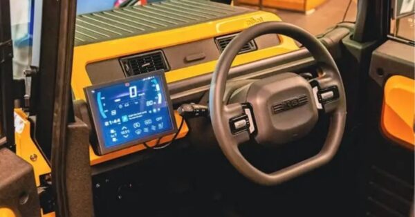 Minicarro elétrico Mibot conquista o Japão com vendas antecipadas, preço acessível e design compacto que cabe até dentro de uma van. (Imagem: divulgação)