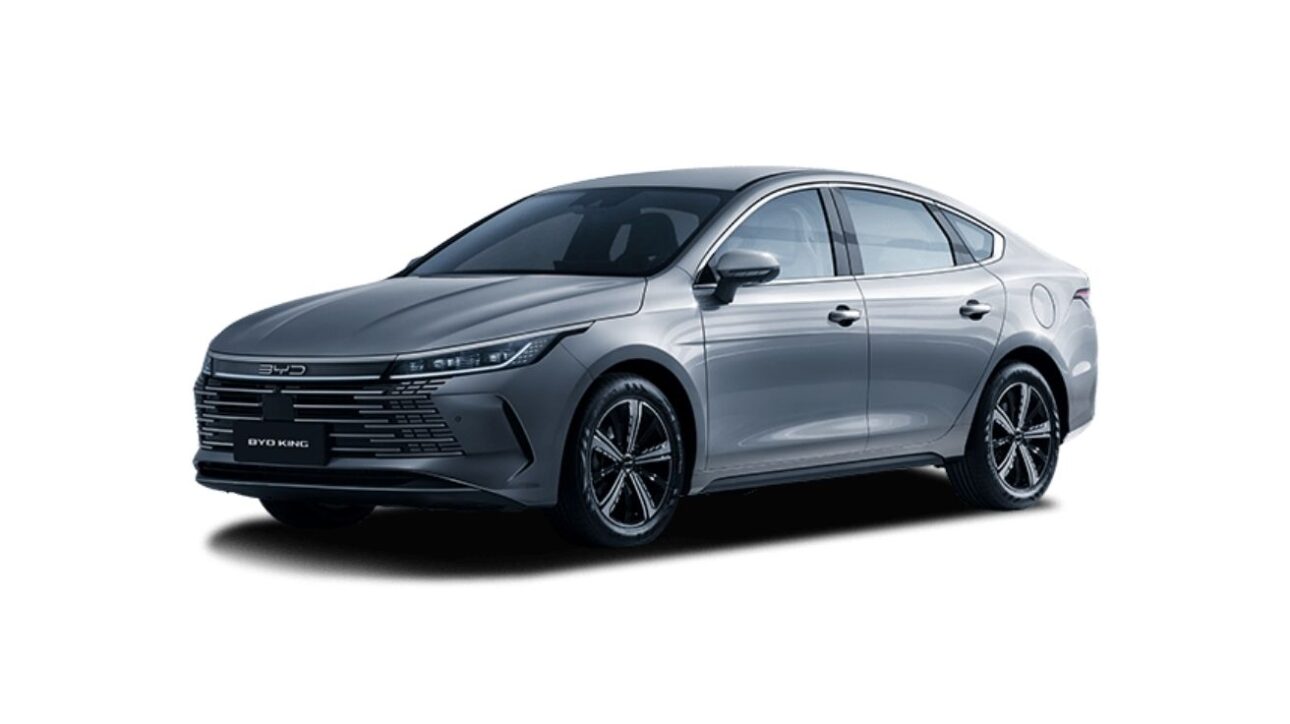 BYD King - BYD King llega para desafiar al Toyota Corolla Hybrid con más potencia, autonomía eléctrica y tecnología innovadora en el mercado brasileño de sedanes.