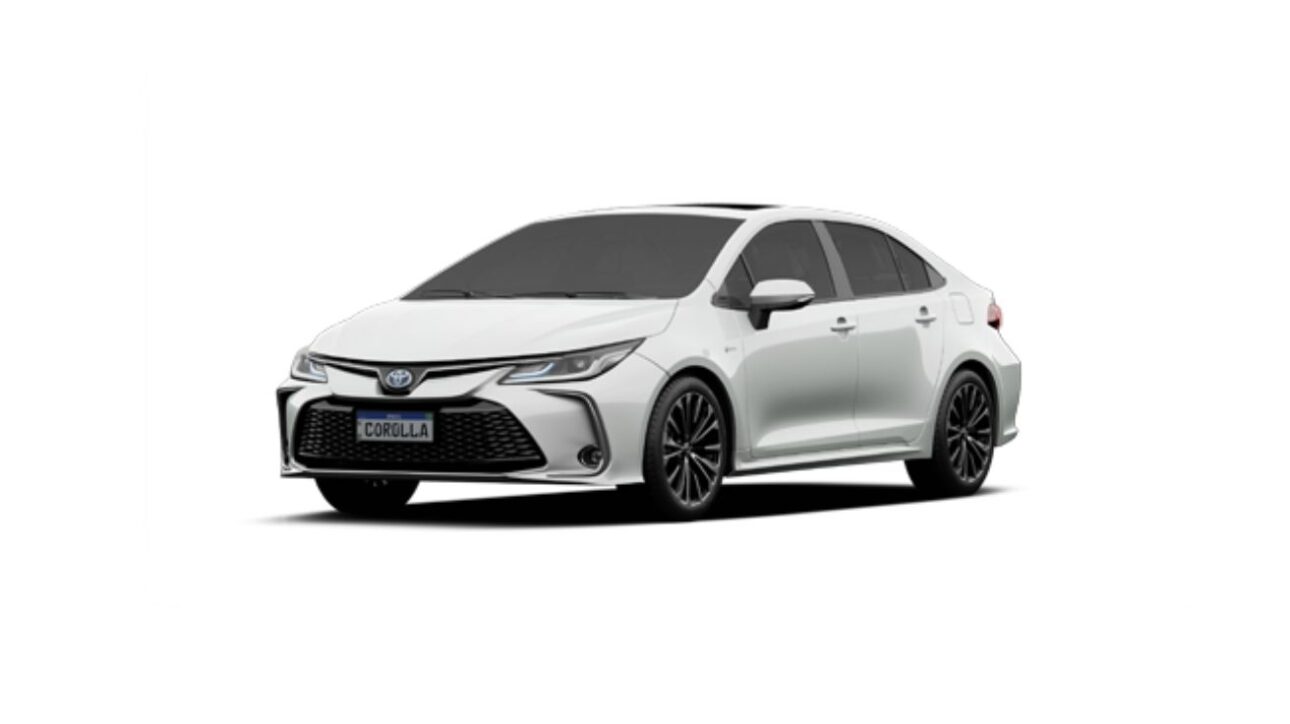 Toyota Corolla Hybrid - BYD King llega para desafiar al Toyota Corolla Hybrid con más potencia, autonomía eléctrica y tecnología innovadora en el mercado brasileño de sedanes.