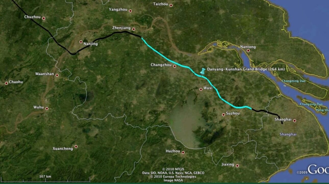 El puente más largo del mundo une tecnología y economía, supera distancias brasileñas y genera miles de empleos en una obra monumental en China.