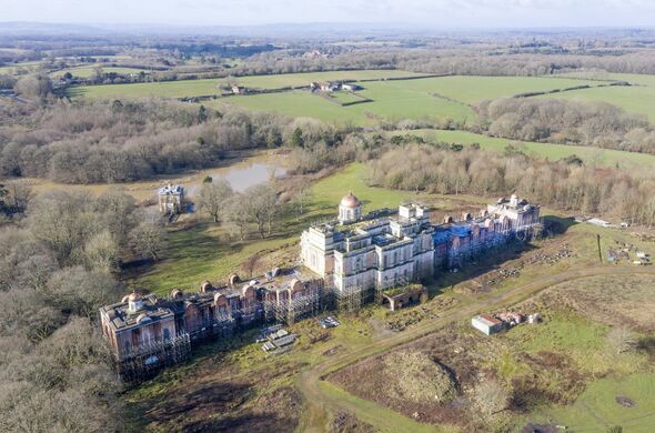 Magnate ruso abandonó un castillo de US$ 40 millones inacabado en el Reino Unido durante casi 40 años