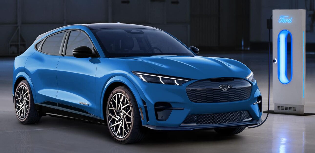 Mustang elétrico vira pesadelo para a Ford: defeito no Mach-E pode deixar ocupantes presos e provoca recall de 300 mil unidades