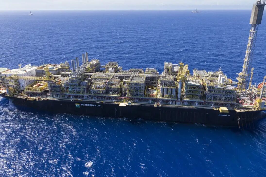 El FPSO Guanabara, la primera plataforma definitiva de uno de los campos más prometedores del Pre-Sal, que costó US$ 2 mil millones