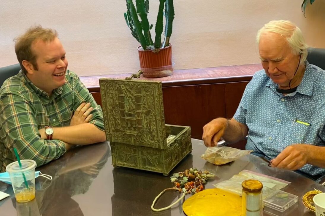 El billonario excéntrico que escondió un cofre con US$ 1 millón en las montañas y desencadenó una cacería que duró 10 años