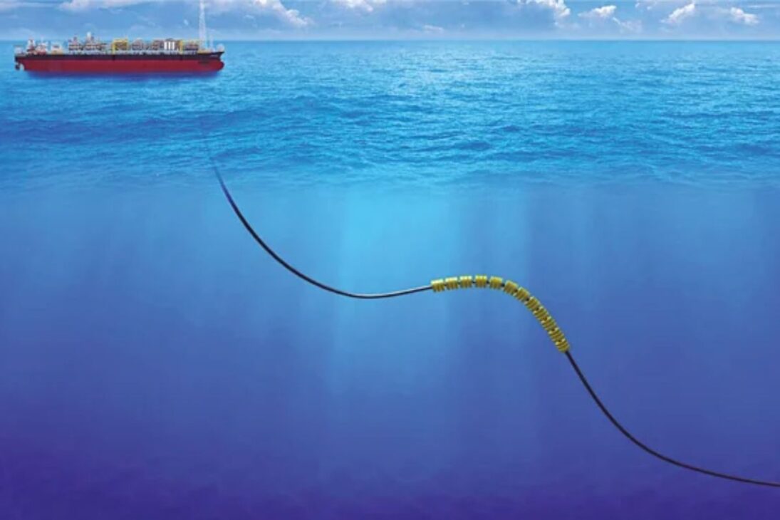 La genialidad del riser flexible radica en su construcción. No es un tubo único, sino una estructura compuesta con múltiples capas independientes que se deslizan unas sobre otras, garantizando flexibilidad y resistencia. Las principales capas son: