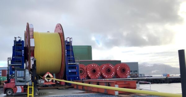 O "canudo flexível" de US$ 100.000 por metro: a tecnologia do duto que conecta o poço à plataforma