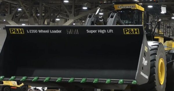 O motor que move montanhas: Por dentro do motor diesel-elétrico da maior pá carregadeira do mundo