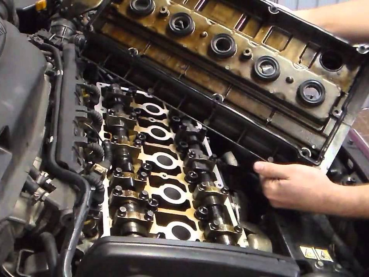 Aqui está uma sugestão de metadescrição para o artigo sobre o motor Fiat Fivetech 2.0 20V: Metadescrição: O motor Fiat Fivetech 2.0 20V do Marea: de promessa de performance a 'bomba'. Entenda as causas da má fama e o legado deste ícone controverso no Brasil.