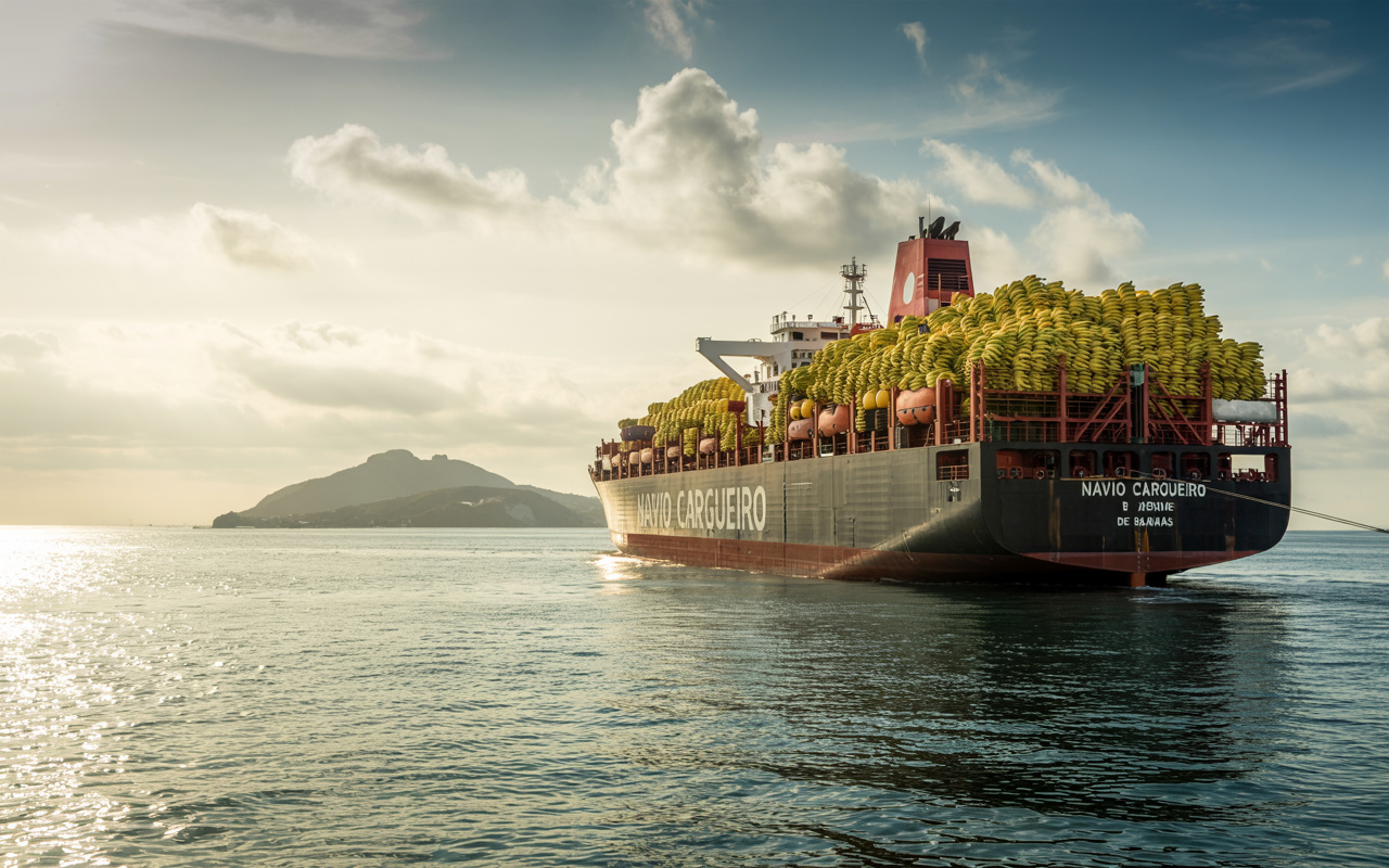 O país que domina o mercado global de bananas: exporta mais de 6 milhões de toneladas por ano com megaoperações logísticas que abastecem mais de 70 países