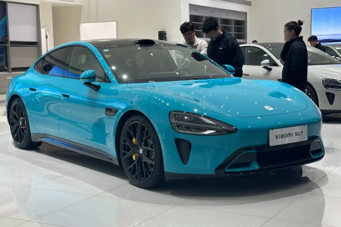 El Sedán Eléctrico De Xiaomi Con 673 Cv, Que Promete Llegar A Brasil En 2026 Para Desafiar El BYD Seal 