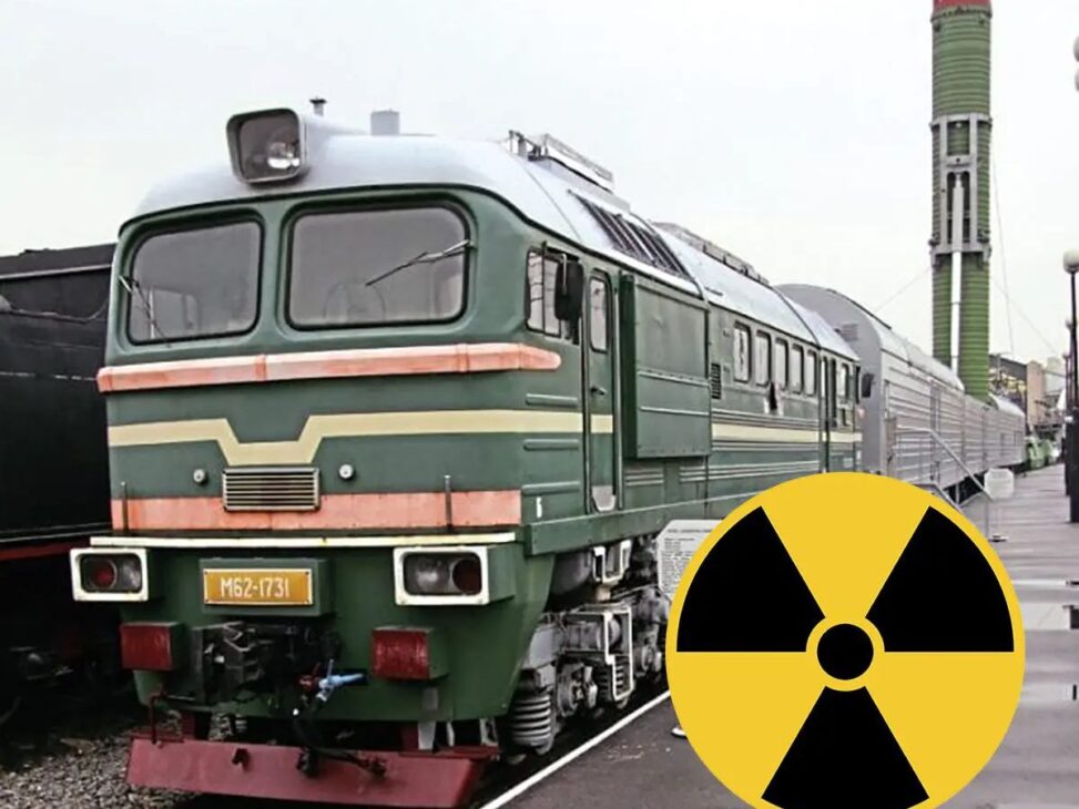 El tren del fin del mundo, el puesto de comando nuclear móvil de Rusia, un tren ferroviario disfrazado que carga misiles atómicos y que Putin amenazó con reactivar