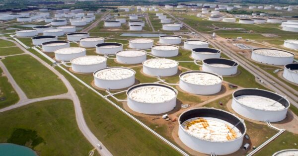 A fortaleza secreta da América: os barris de petróleo armazenados em cavernas de sal subterrâneas