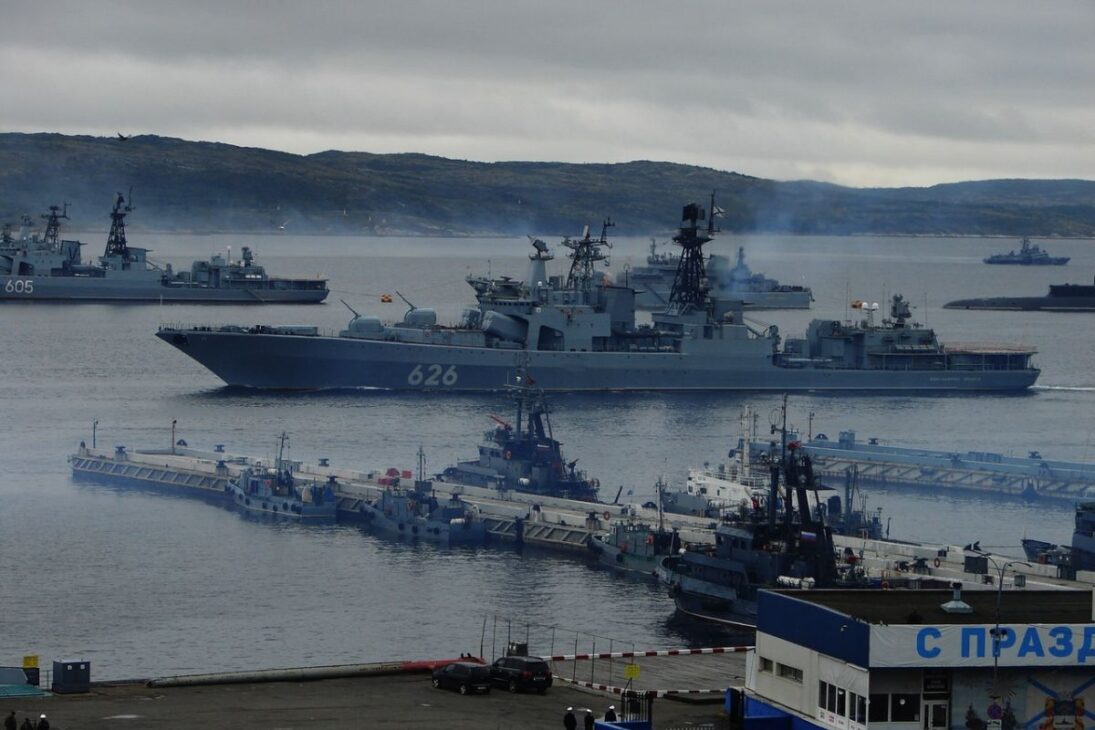 Los 90 mil millones de barriles de la reserva de petróleo escondida bajo el hielo, que están siendo disputados por dos potencias mundiales