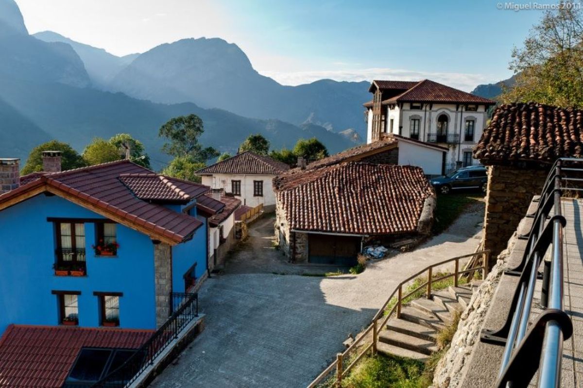 Ponga, na Espanha: o município que oferece 3.000 euros por casal e mais 3.000 por filho para novos moradores