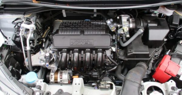 O órfão mais versátil do Brasil: a saudade que o Honda Fit deixou com seu espaço interno mágico e mecânica 'inquebrável'