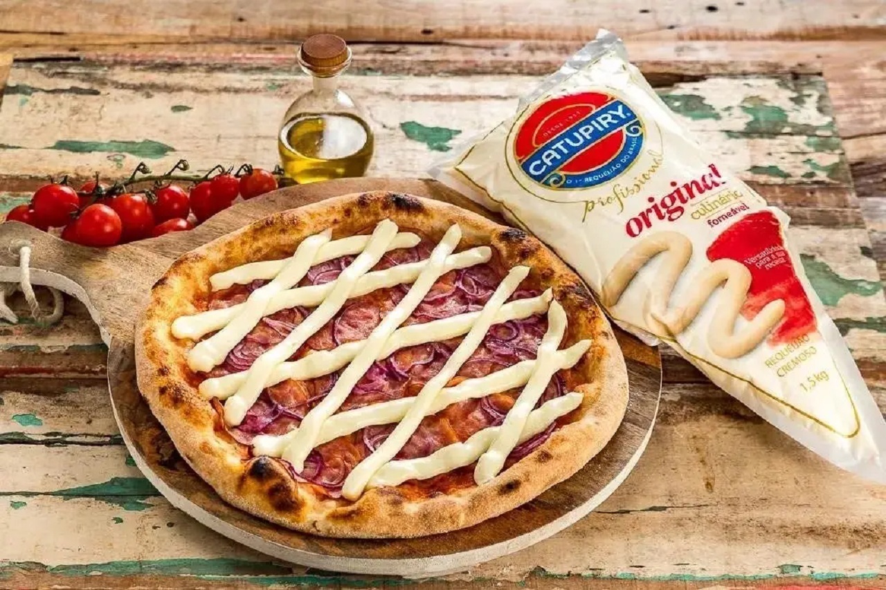 De uma receita familiar criada por imigrantes italianos à marca que inventou o requeijão cremoso e virou patrimônio gastronômico do Brasil: a trajetória da Catupiry