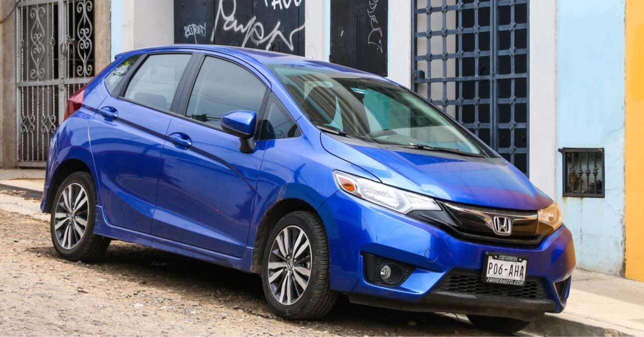 Este hatch de Honda salió de línea, pero sigue valorado por quienes buscan un japonés confiable, con transmisión automática sin sustos y espacio de sobra por hasta R$ 50 mil