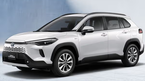 Toyota Corolla Cross. (Imagen: divulgación) - Toyota apuesta alto en los híbridos enchufables y desafía gigantes al rechazar eléctricos puros, cambiando los rumbos de la movilidad global.