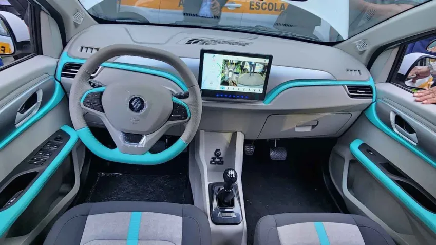 JMEV lanza en Brasil el EV3, el primer coche eléctrico con cambio manual, enfocado en autoescuelas y con precio por debajo de R$ 100 mil. (Imagen: Thiago Ventura/CNN)