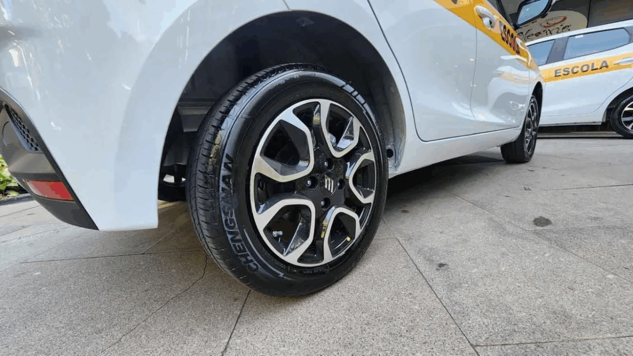 JMEV lanza en Brasil el EV3, el primer coche eléctrico con cambio manual, enfocado en autoescuelas y con precio por debajo de R$ 100 mil. (Imagen: Thiago Ventura/CNN)