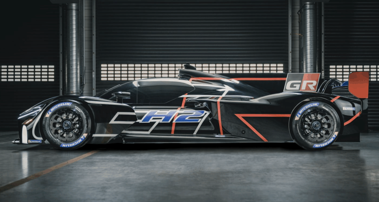 Protótipo GR H2 Racing Concept. Toyota apuesta en motor movido a hidrogênio extraído da água e pode tornar os carros elétricos comuns coisa do passado. (Imagem: divulgação)