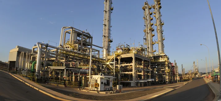 Petrobras inaugura mayor unidad para diésel S-10 y queroseno sostenible, impulsando combustibles limpios y el futuro ambiental de Brasil. (Imagen: divulgación/ Petrobras)