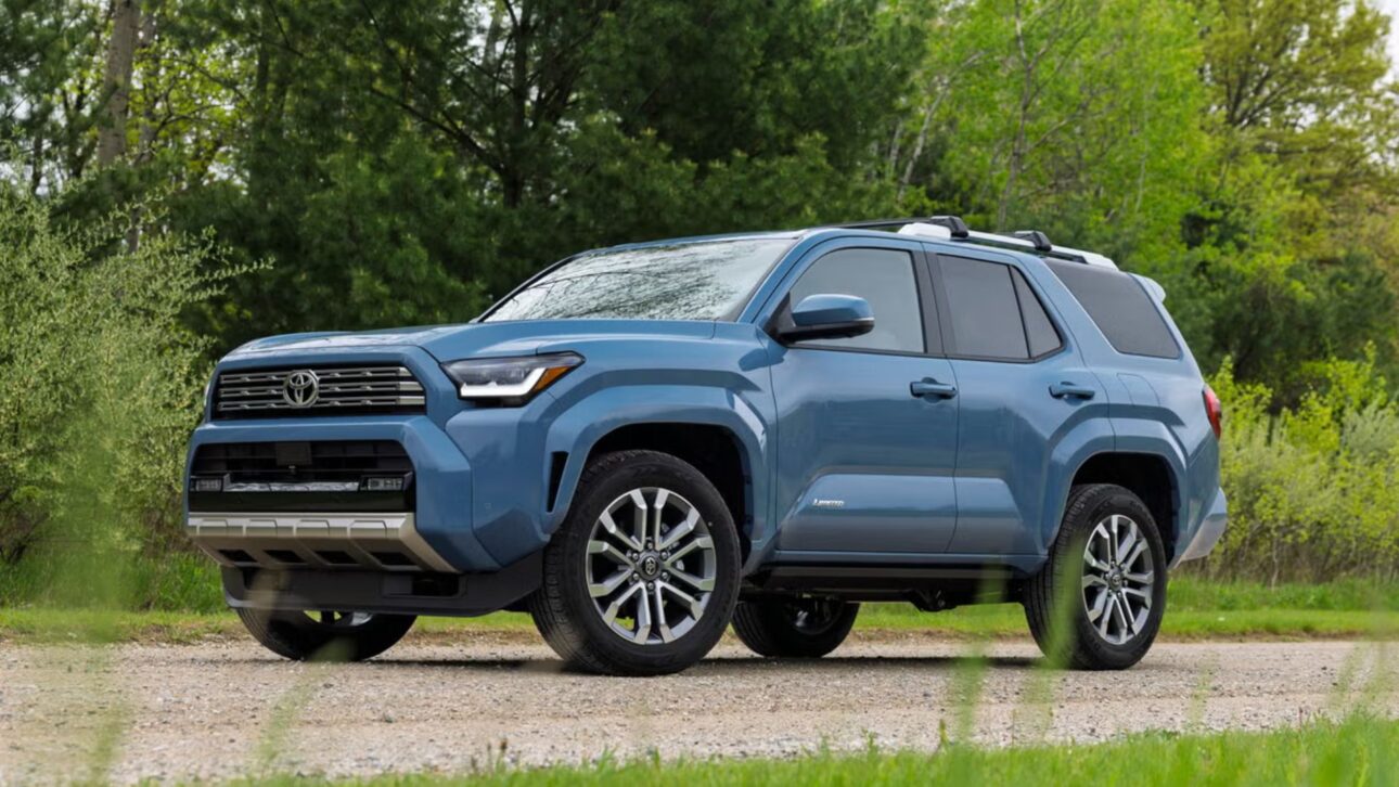 Toyota 4Runner híbrido es registrado en Brasil con 330 cv, caja de 8 marchas y paquete Safety Sense. Entiende cómo puede impactar el segmento.